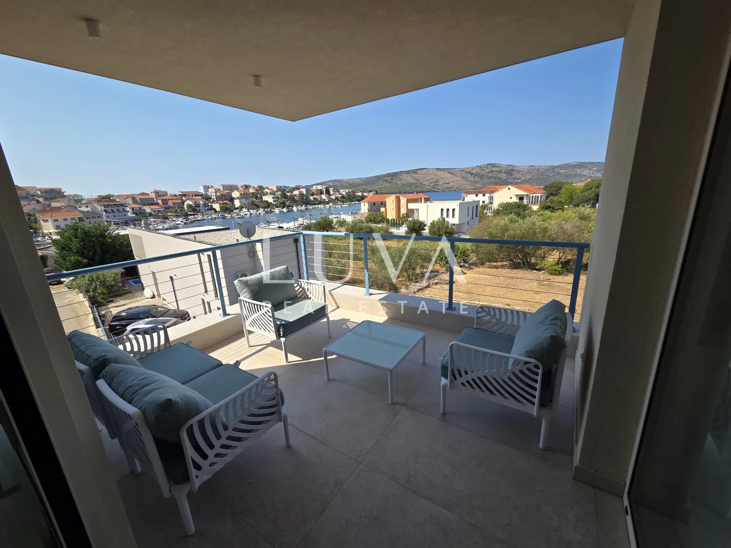 trogir, seget vranjica, kuća 200m2 s bazenom uz more - slika 16