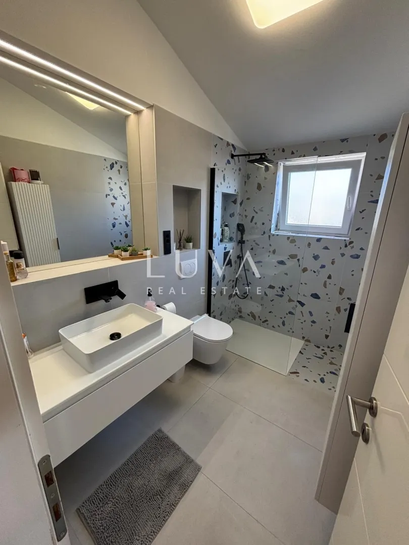 split, žnjan, 4s stan s pogledom na more, nkp 103 m2, prodaja - slika 17