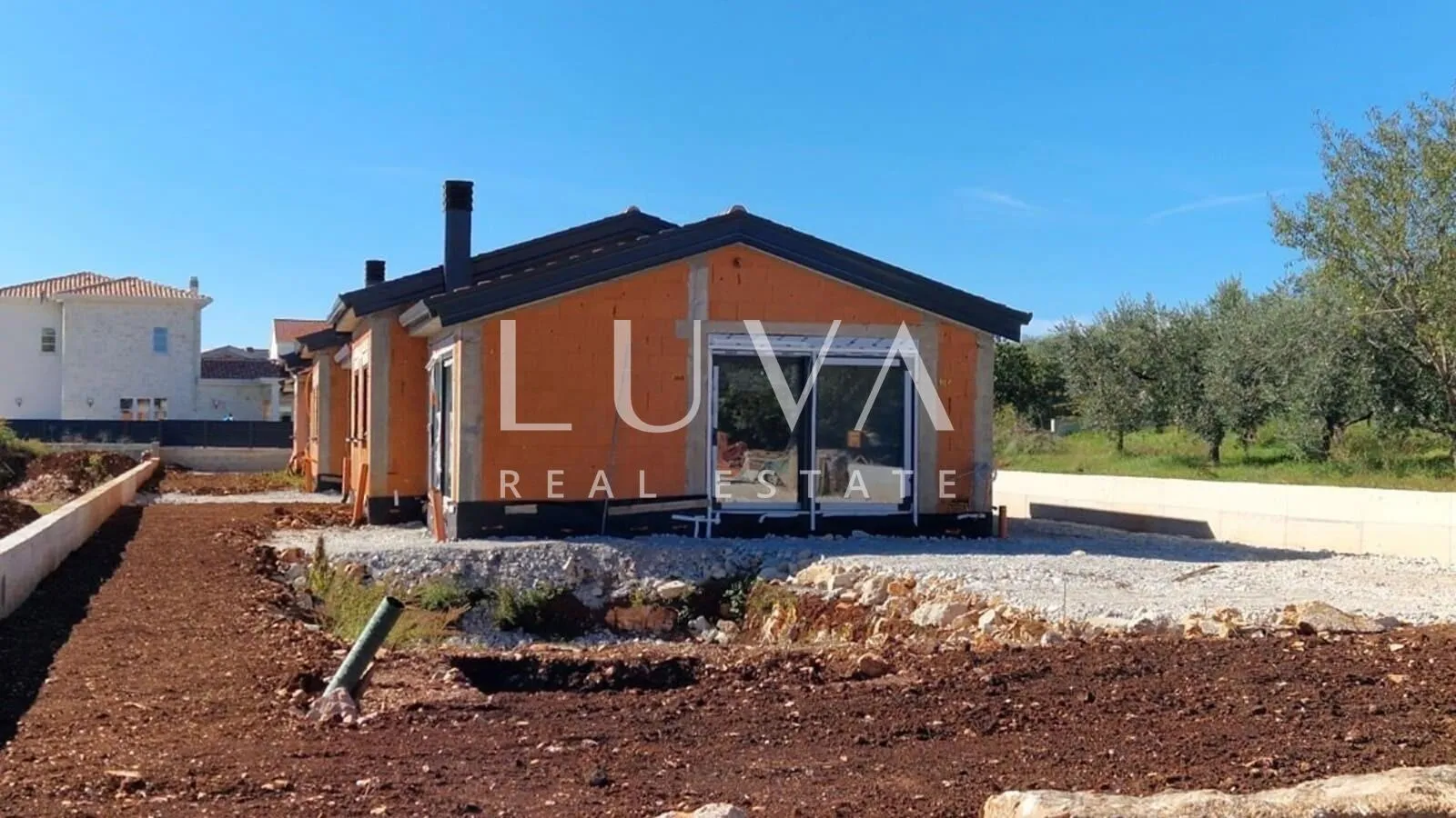 istra, kaštelir, moderna prizemnica, 92 m2 s bazenom na prodaju - slika 2