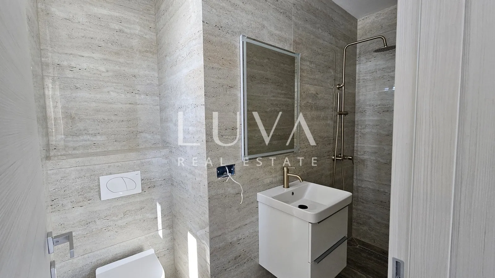 omiš, jesenice, penthouse s 134 m2 krovne terase sa pogledom na more - slika 18