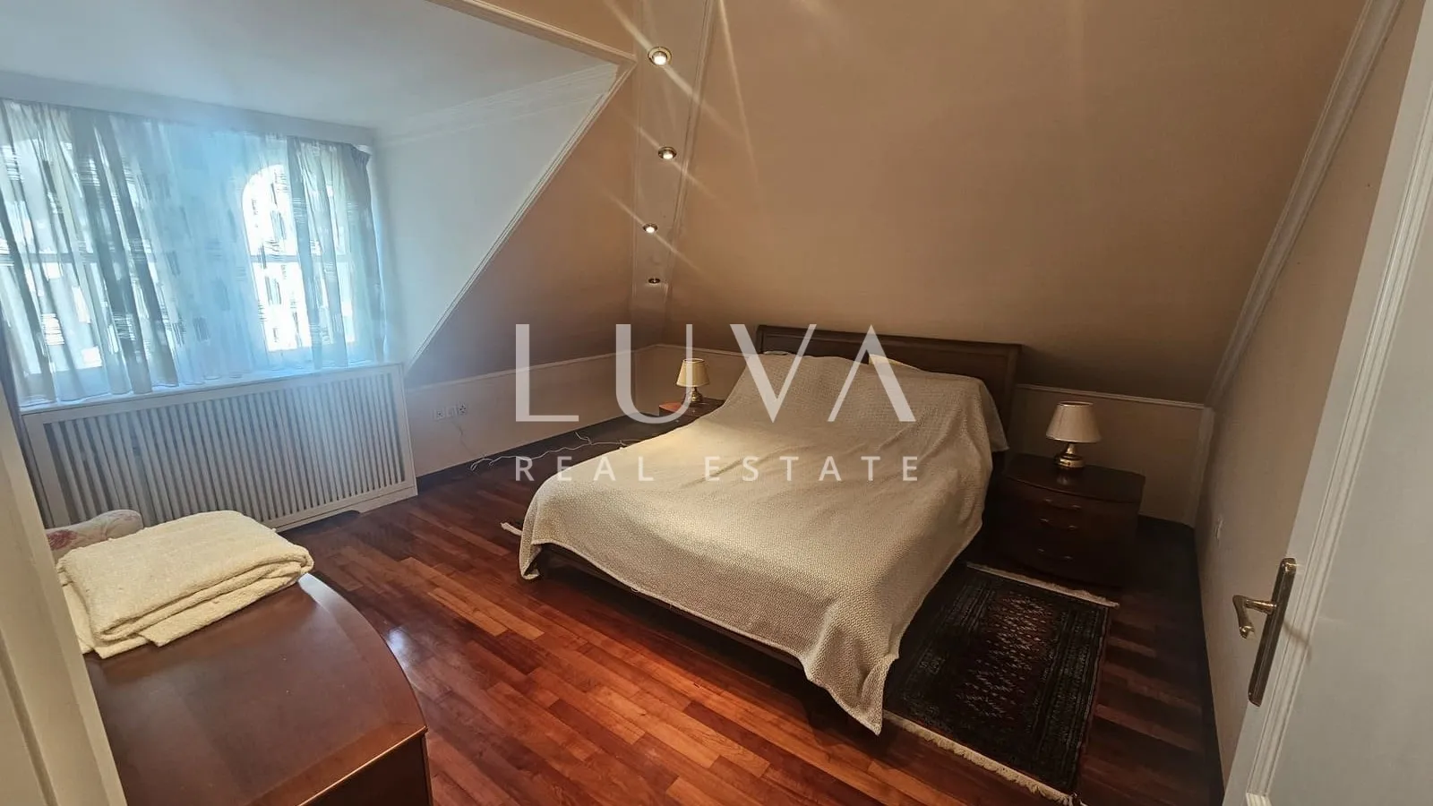 zagreb, gračani, luksuzno obiteljsko imanje, vila 810m2 na zemljištu 3.965m2 - slika 26