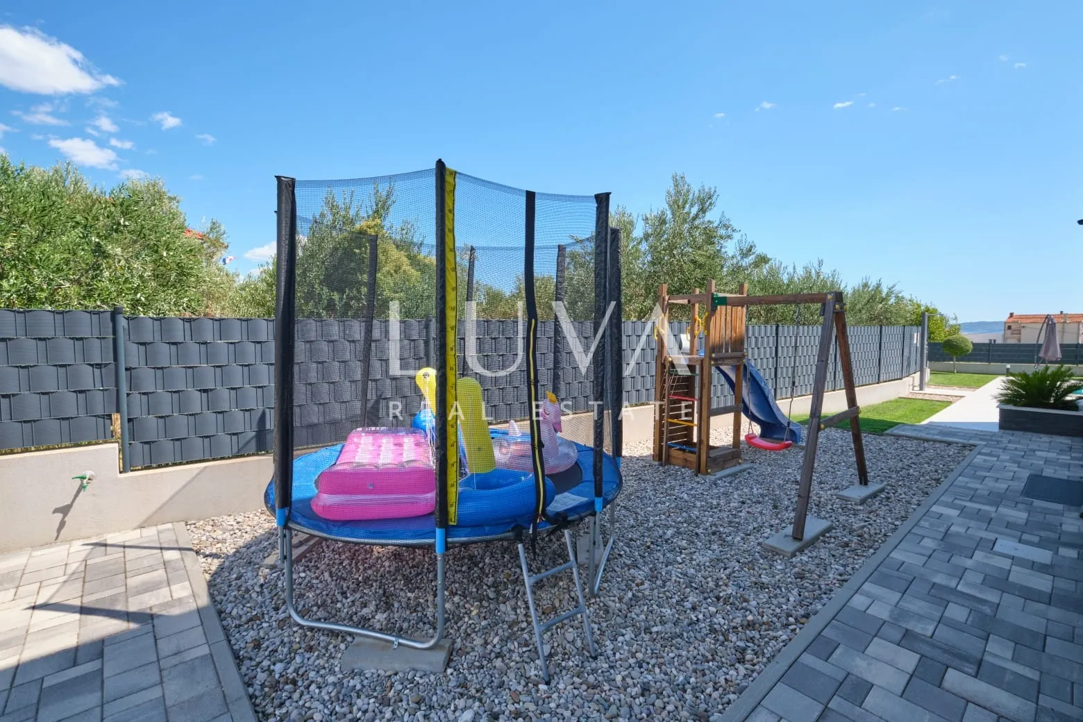 kaštel stari, vila 324 m² s bazenom i pogledom na more na prodaju - slika 34