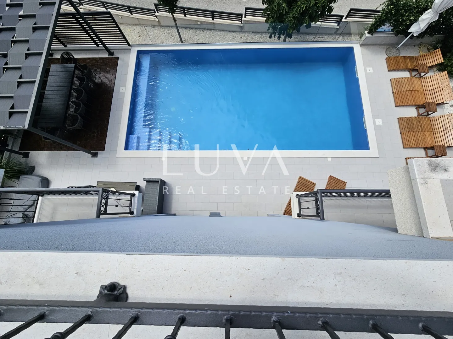solin, koprivno, villa s bazenom, ljetnom kuhinjom na prodaju - slika 3