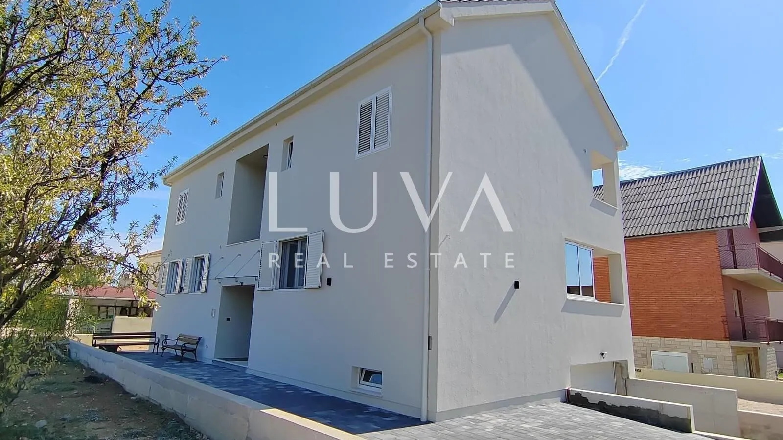 kaštel štafilić, kuća 377m2 sa stanovima na prodaju - slika 2