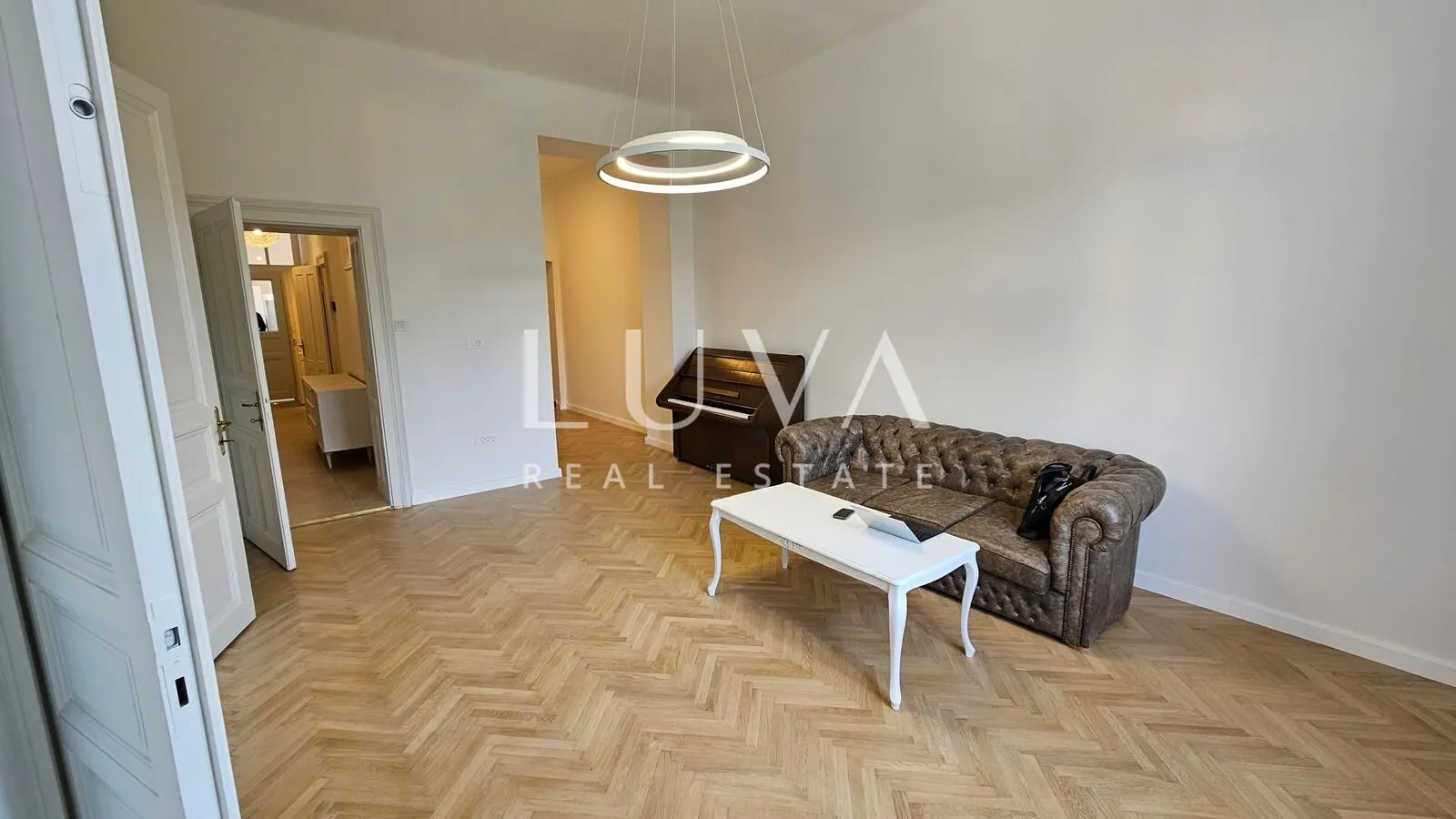 centar, svačićev trg, stan 101m2 za poslovni najam - slika 3