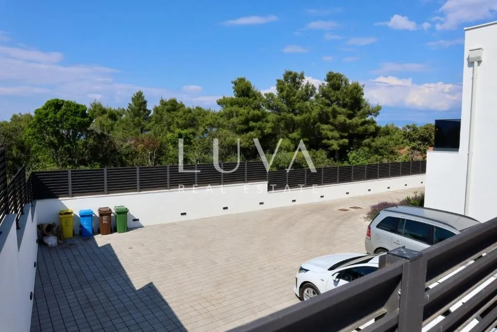 šolta, rogač, luksuzna vila s bazenom uz more na prodaju - slika 18