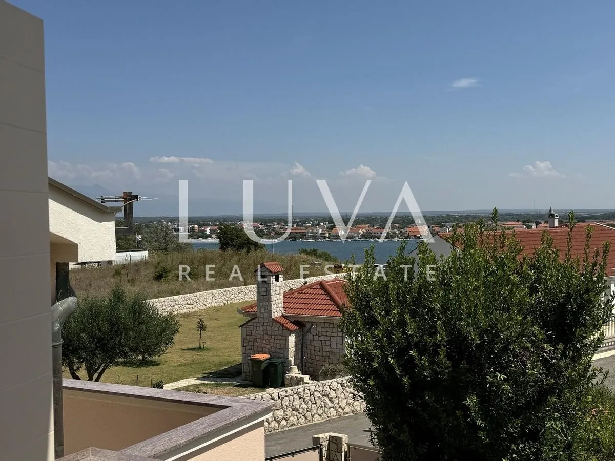 nin, prostrana dvojna kuća 275m2 na prodaju - slika 2