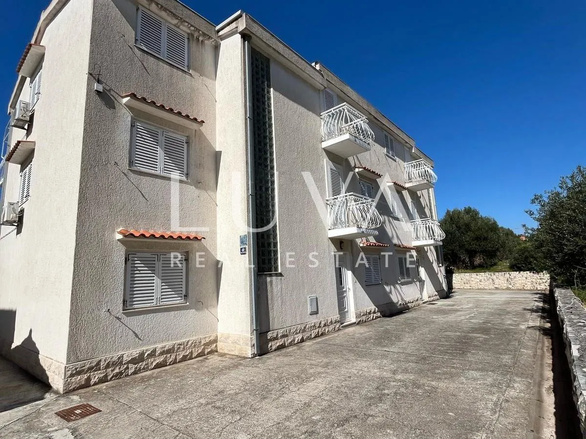čiovo, apartmanska kuća 540m2 s pogledom na more, prodaja - slika 48