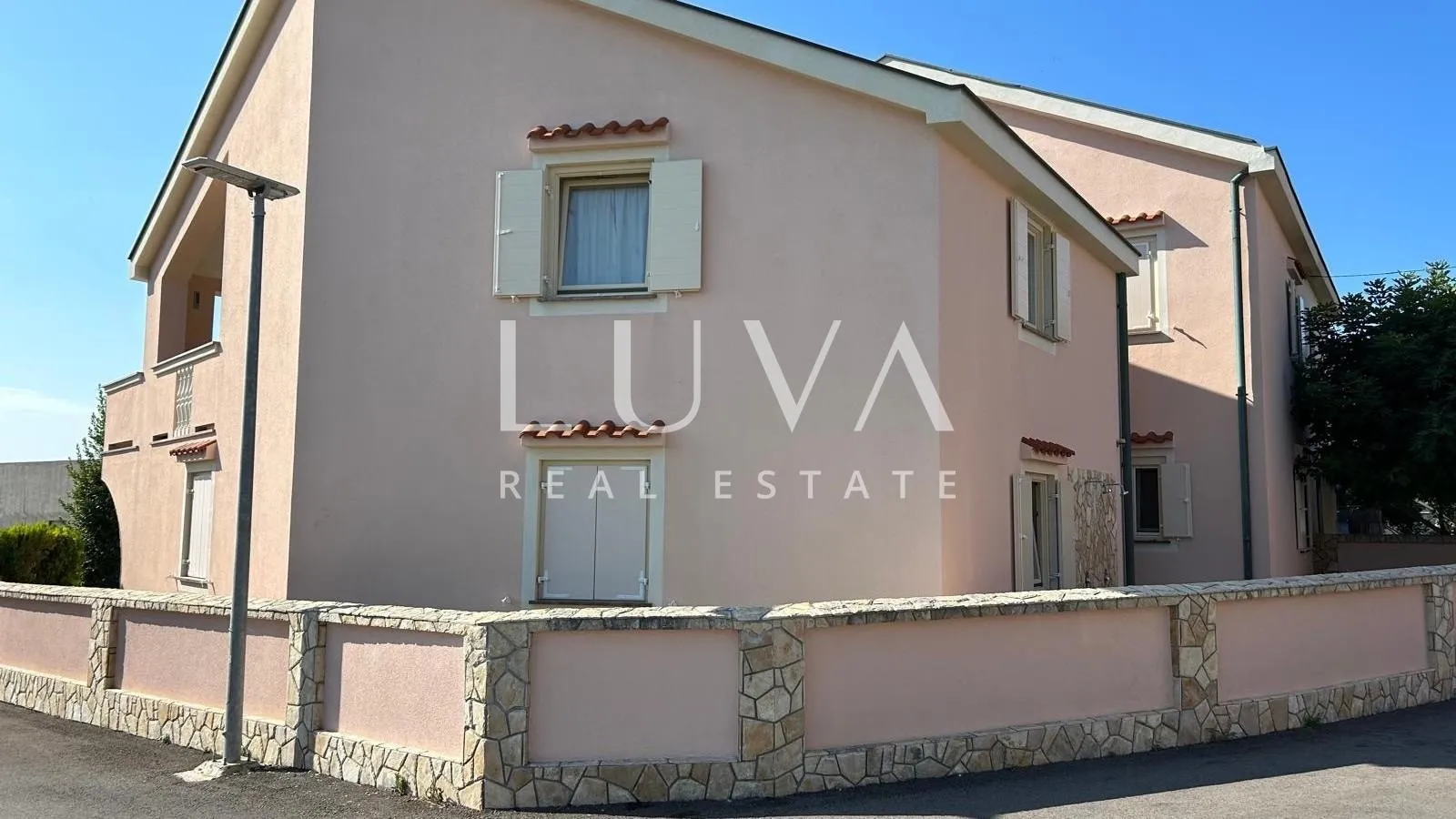 nin, prostrana dvojna kuća 275m2 na prodaju - slika 26