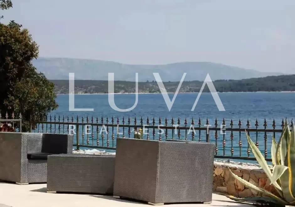 hvar, stari grad, kamena kuća uz more na prodaju - slika 8