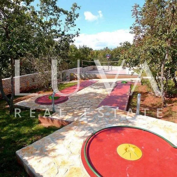 istra, štokovci, kuća s bazenom i minigolf igralištem, 290 m2 - slika 3