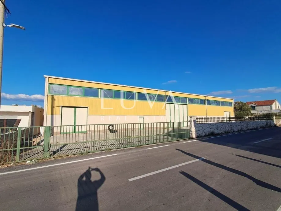 skradin, dubravice, hala za najam, 1000 m2 - slika 2