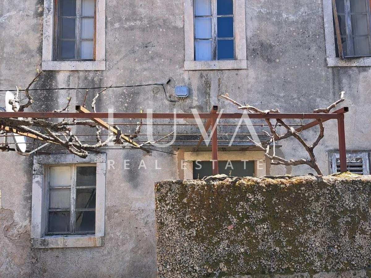orebić, potomje, 3 prostrane kamene kuće za renovaciju na prodaju - slika 3