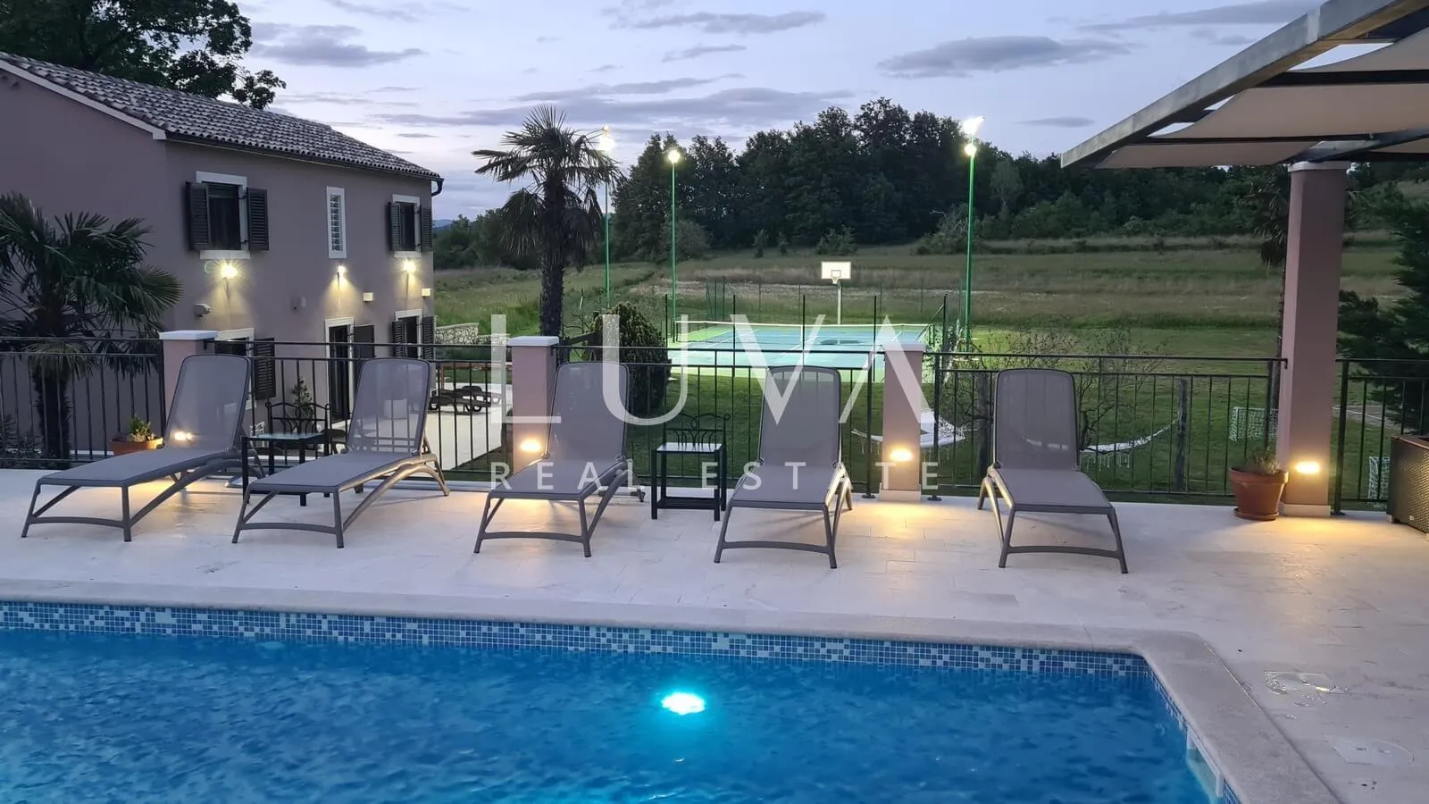 istra, pićan, vila s bazenom i tenis terenom na prodaju - slika 35