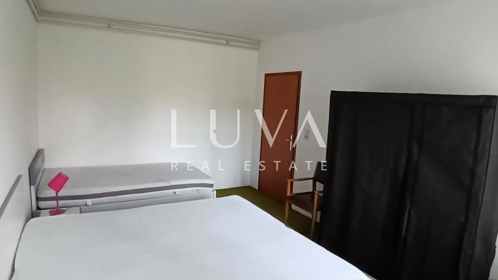 poreč, kukci, kuća 330 m2 s bazenom na prodaju - slika 18