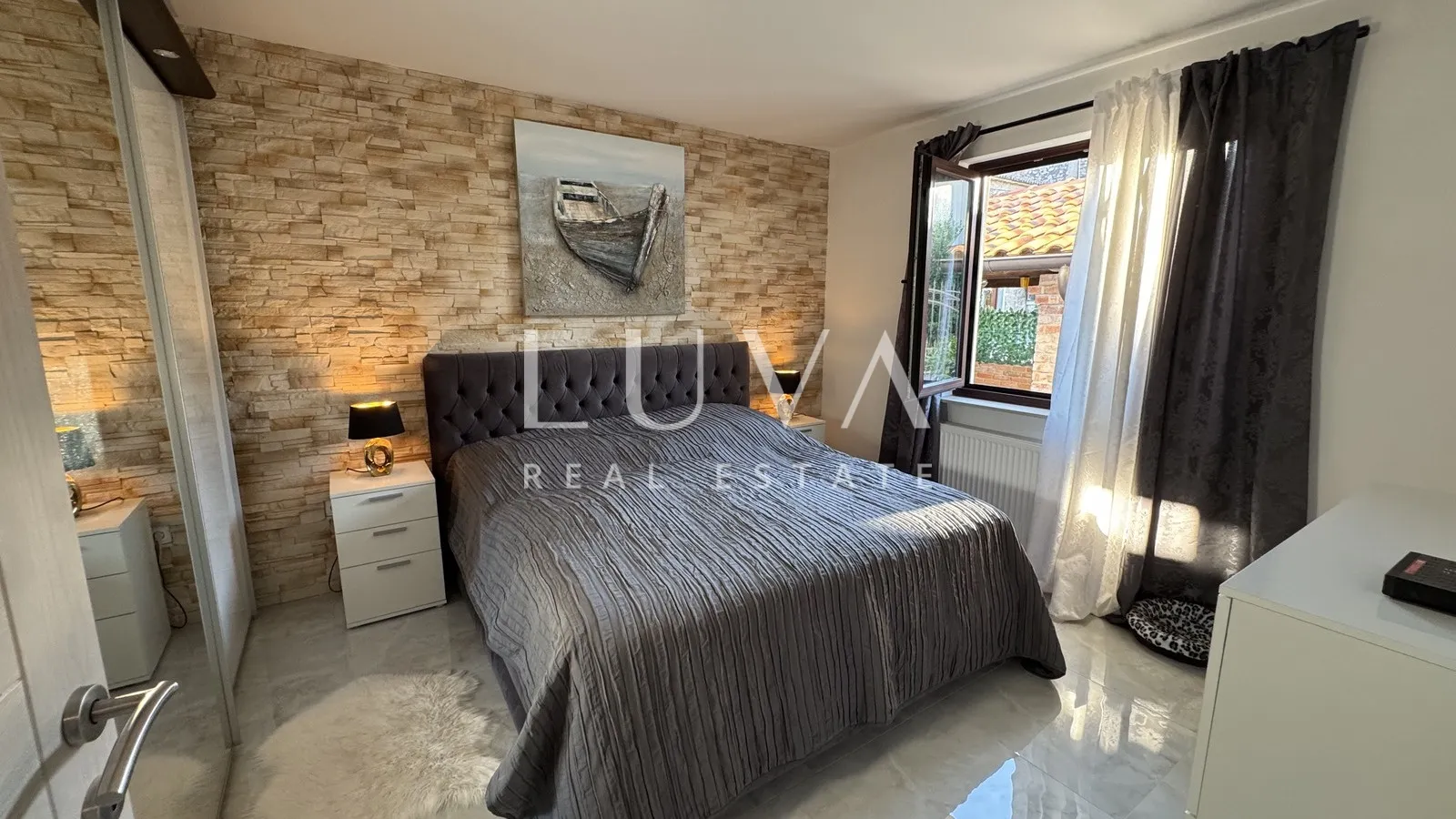 istra, višnjan, rustikalna kuća s tri apartmana, 580m2 - slika 11