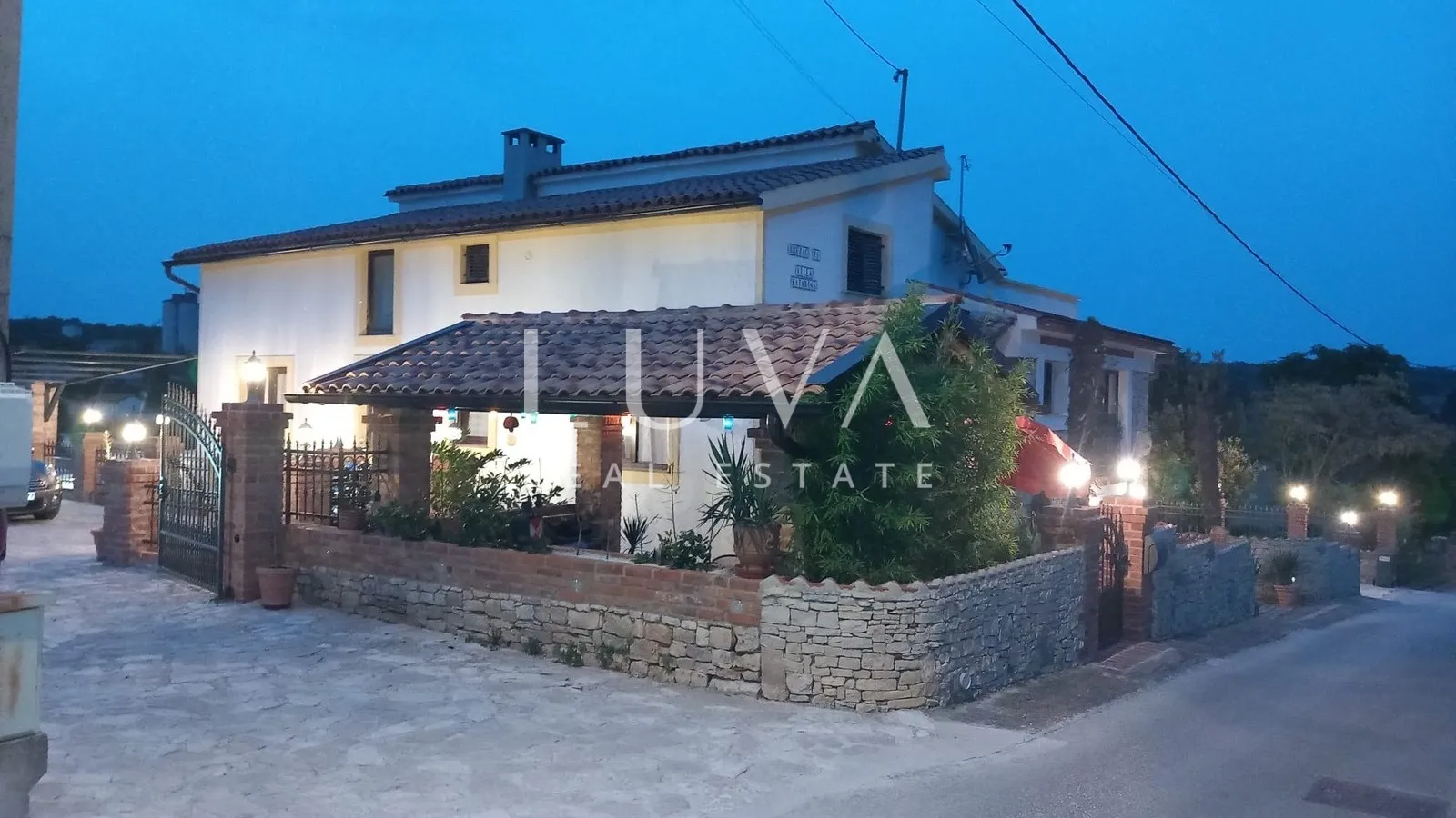 istra, višnjan, rustikalna kuća s tri apartmana, 580m2 - slika 30