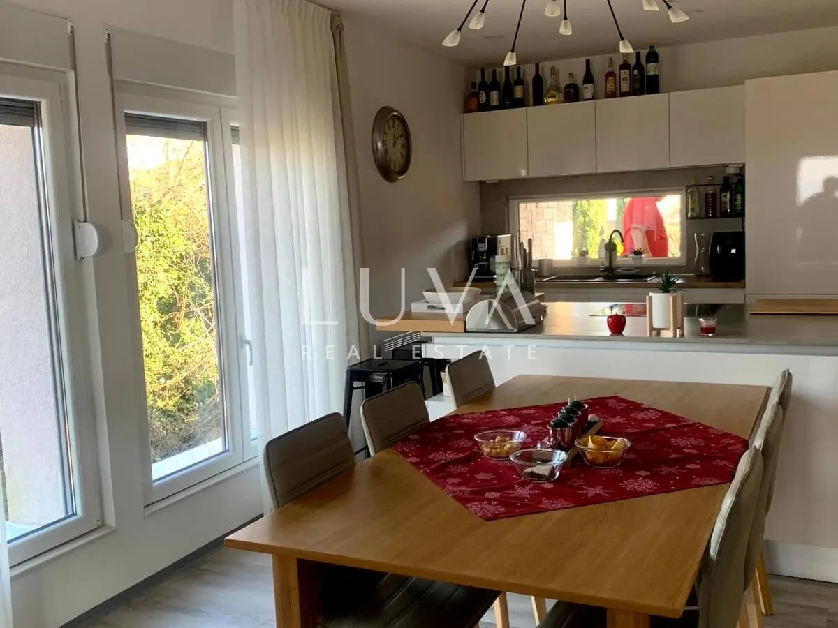 malinska, krk, kuća s bazenom i pogledom na more na prodaju - slika 4