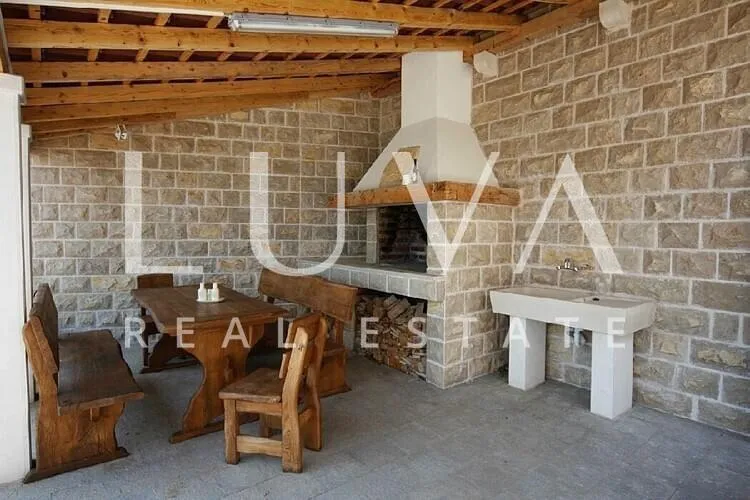 hvar, stari grad, kamena kuća uz more na prodaju - slika 12