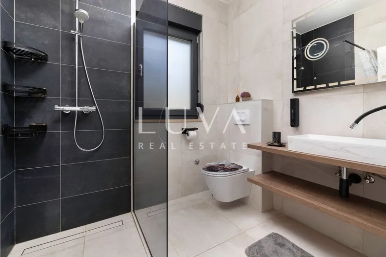 krk, omišalj, luksuzni apartman s krovnom terasom uz more, na prodaju - slika 18