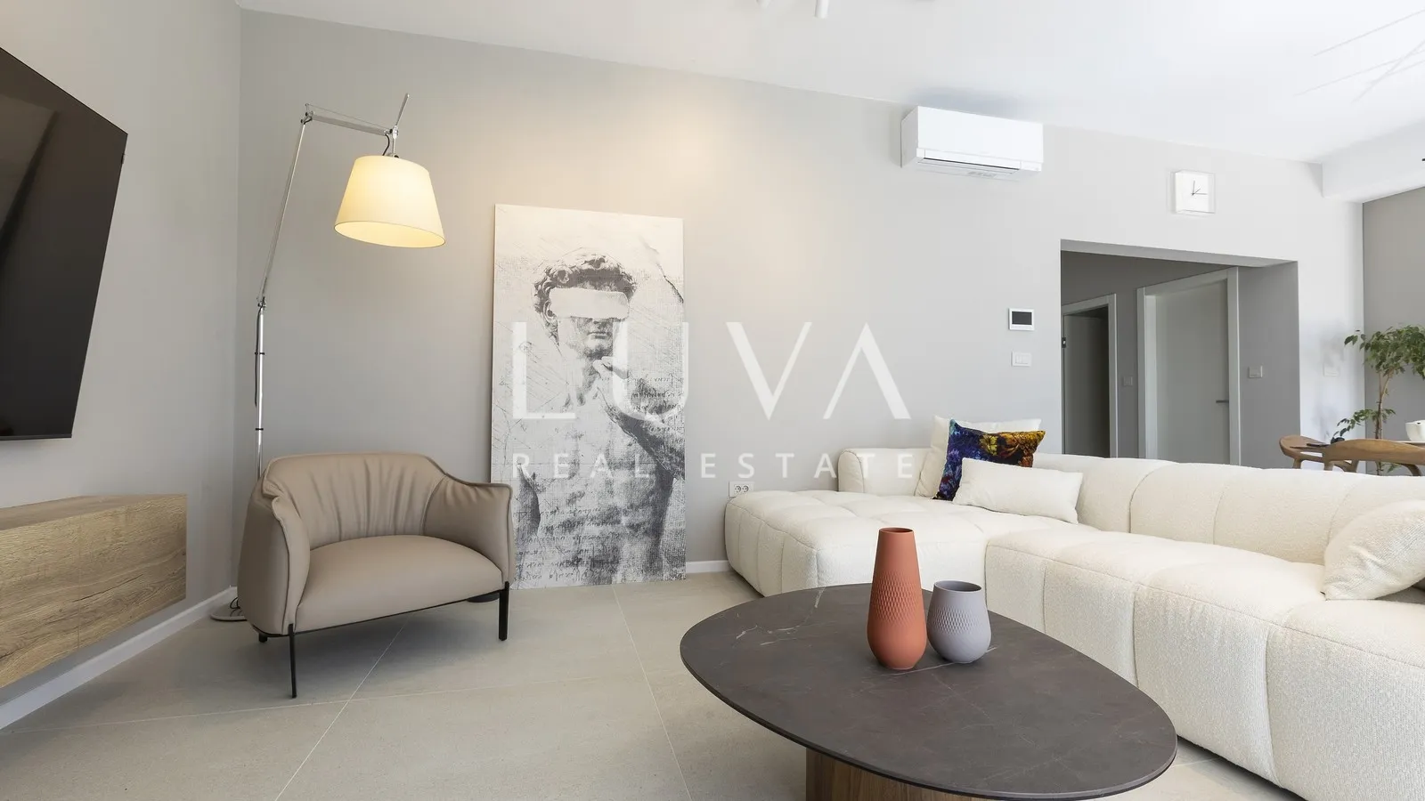 split, luksuzna vila s pogledom na more, 220 m2 za dugoročni najam - slika 12