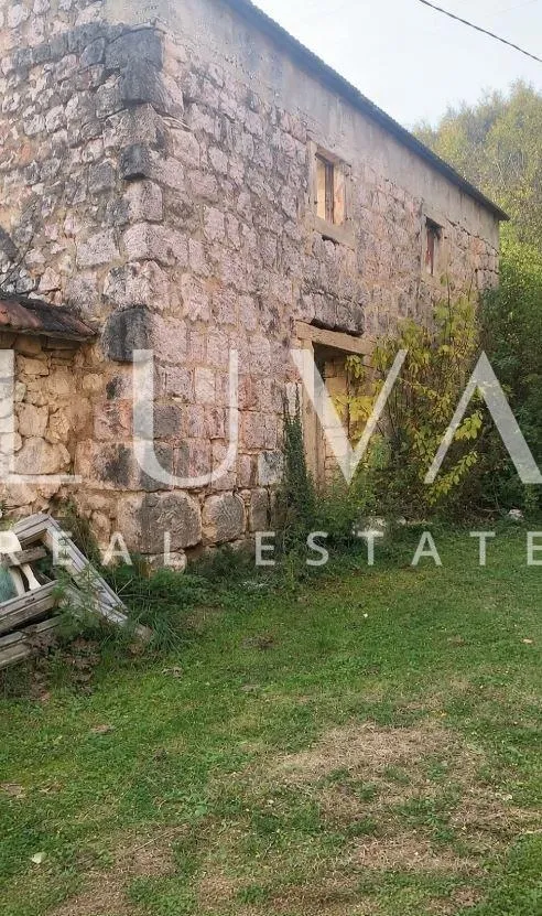 sinj, brnaze, građevinsko zemljište 1185m2 s 3 kamene kuće tlocrta 180m2 - slika 4