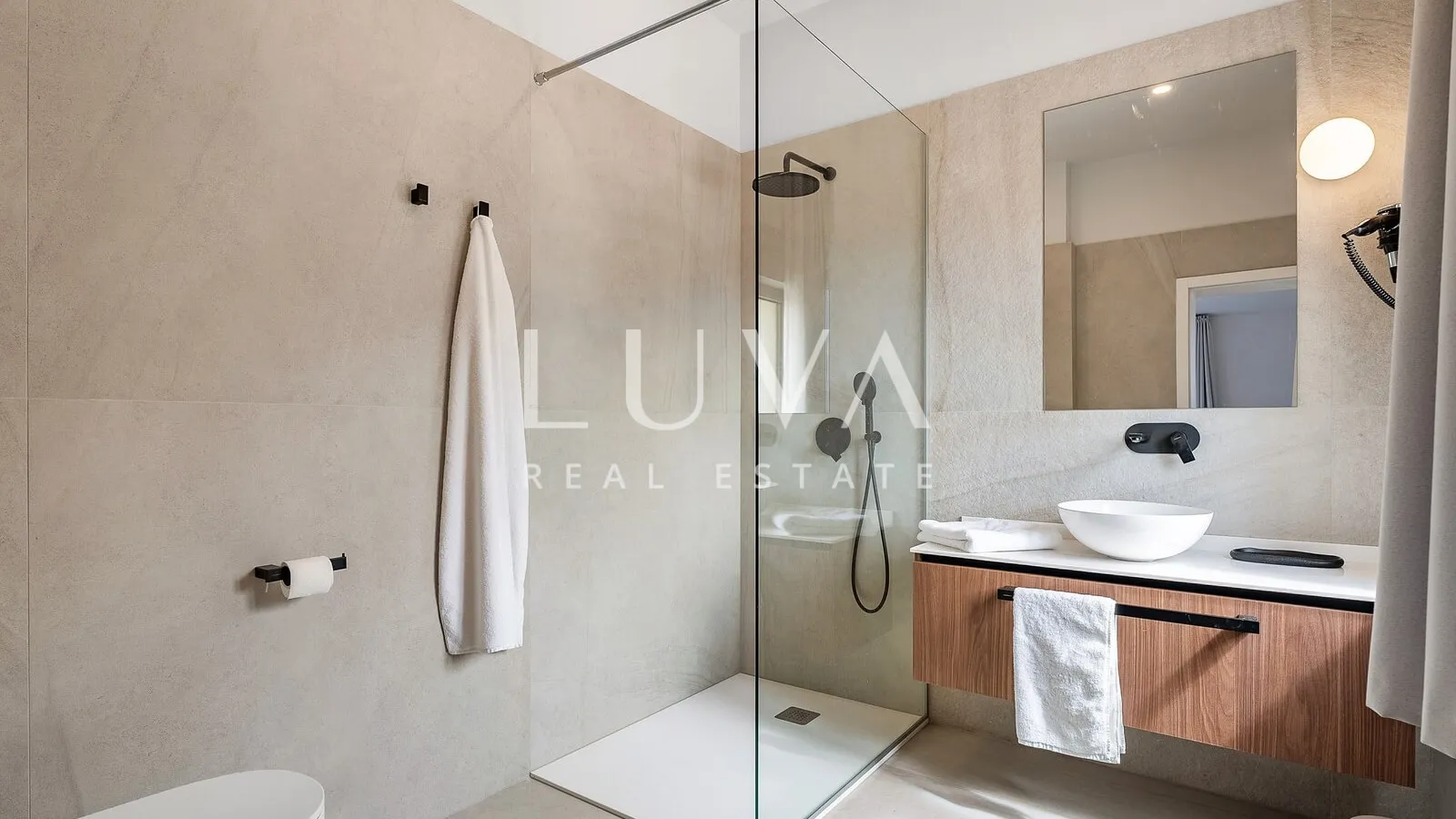 duće, omiš, luksuzni resort s 4 velika apartmana i bazenom uz more na prodaju - slika 6