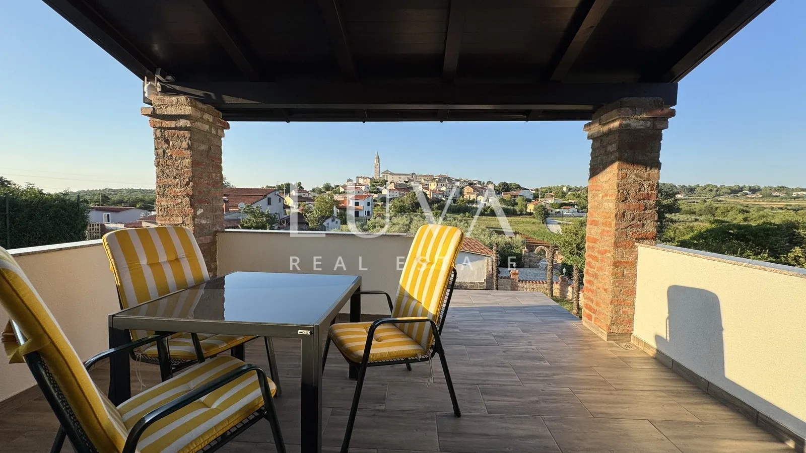 istra, višnjan, rustikalna kuća s tri apartmana, 580m2 - slika 4