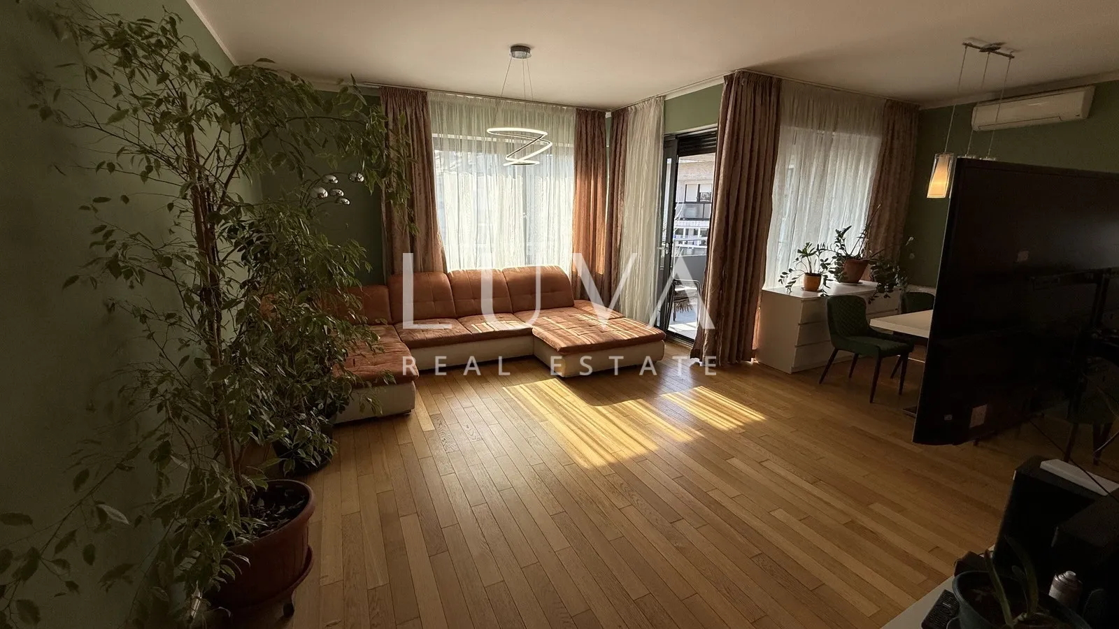 zagreb, petrova, prostrani 4s stan s 2 gpm, 120 m² - slika 4
