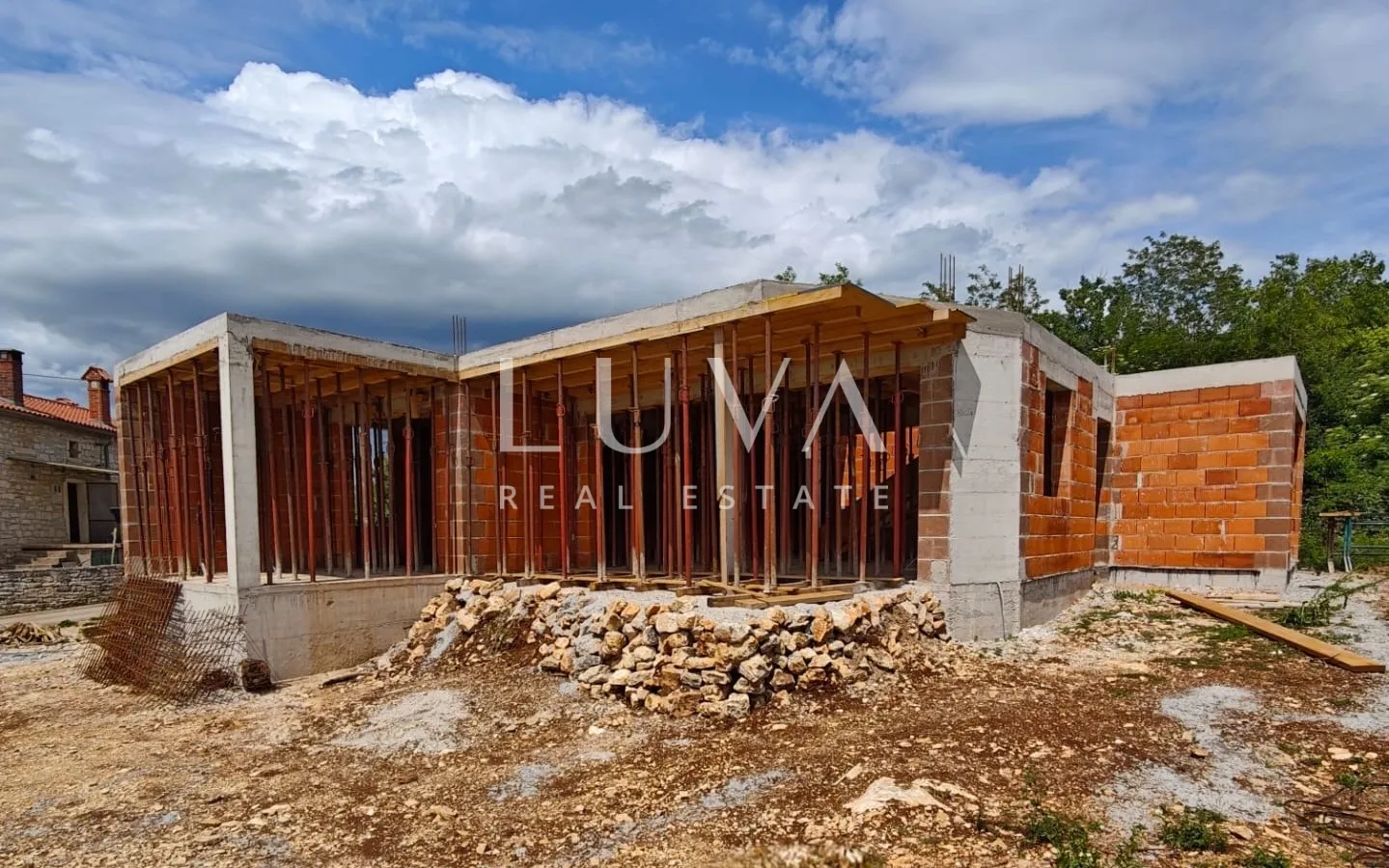istra, tinjan, moderna vila s bazenom u izgradnji, 235 m2 - slika 2
