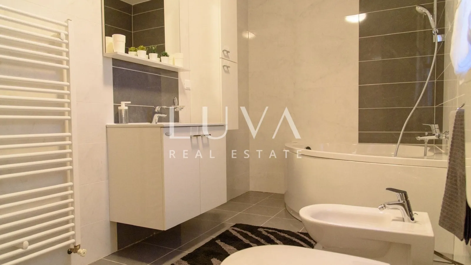 bjelolasica, resorts s 3 kuće za odmor, investicija - slika 24