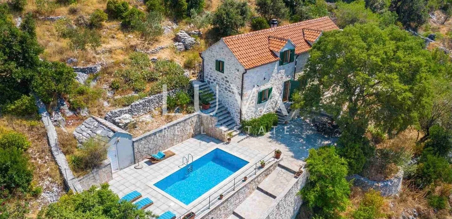 dol, brač, kamena kuća s pogledom na more na prodaju - slika 3