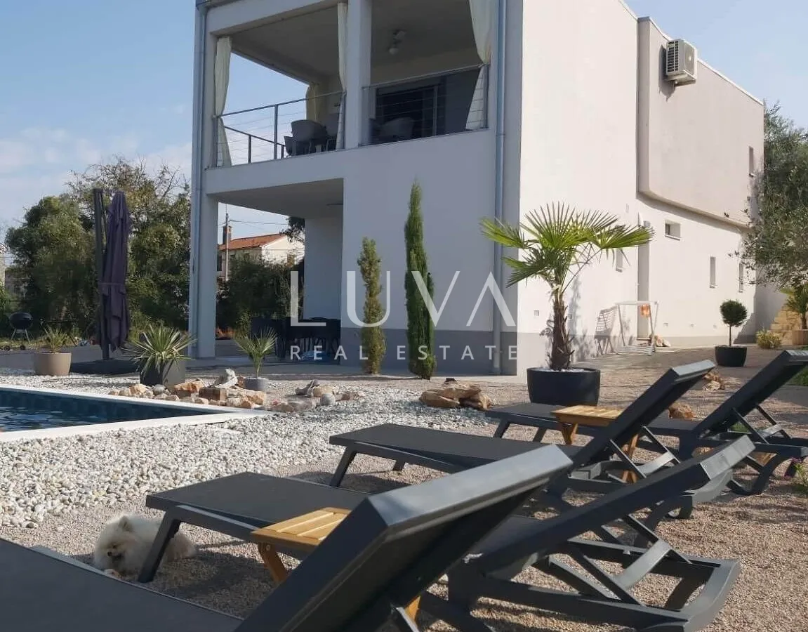 malinska, krk, kuća s bazenom i pogledom na more na prodaju - slika 15