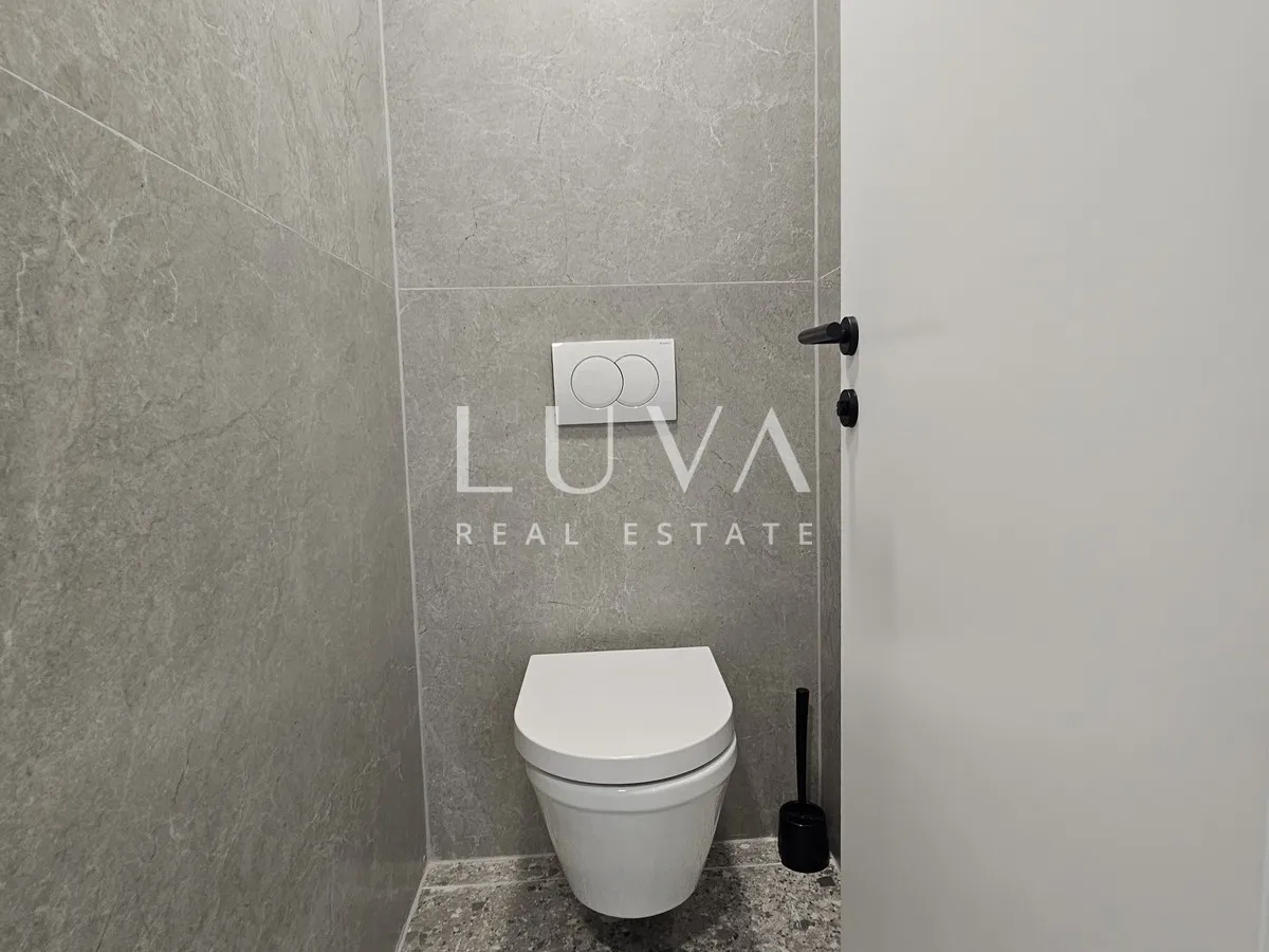 sesvete, centar, novouređeni poslovni prostor 144m2 za najam - slika 11