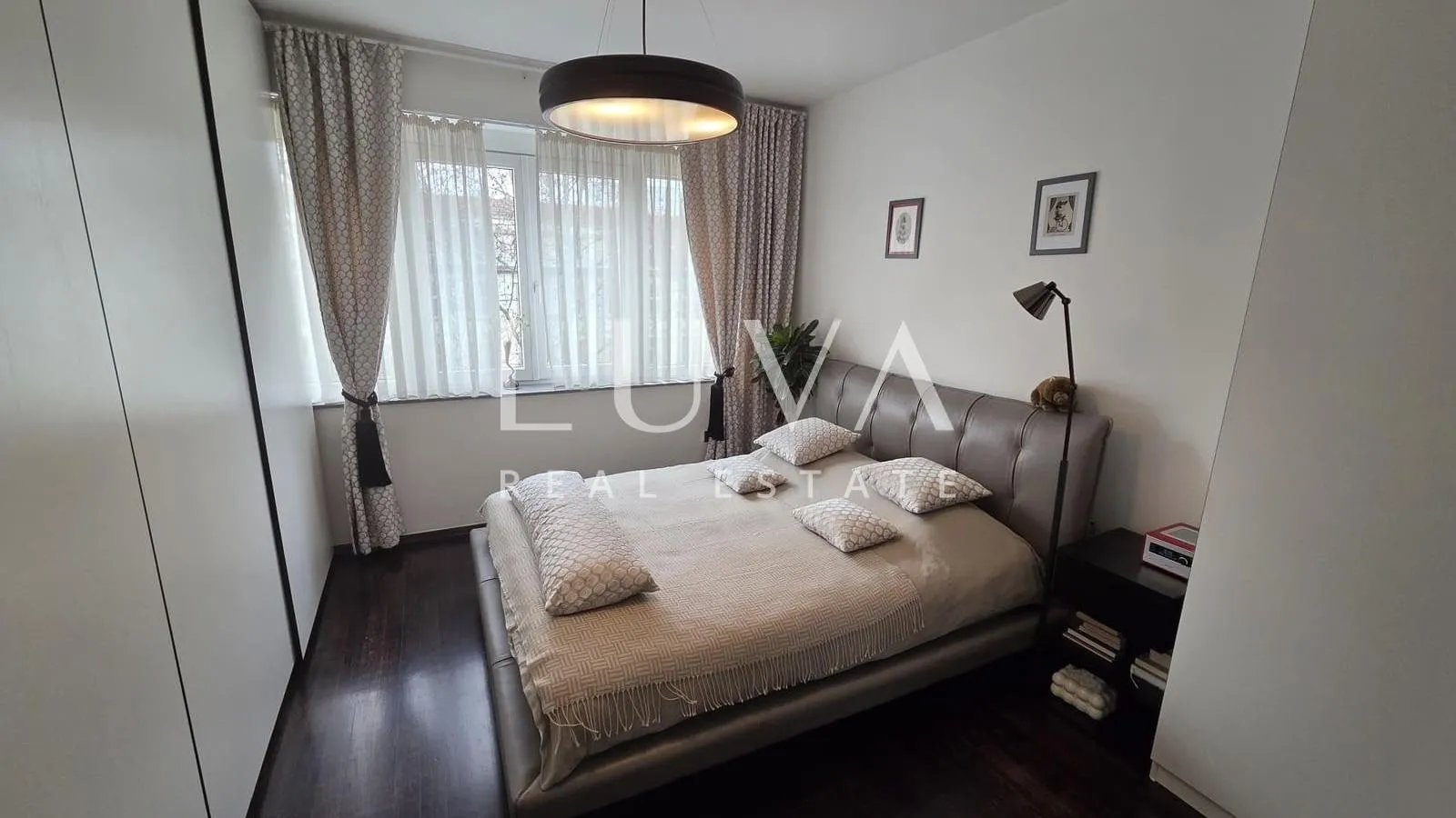 zagreb, trg franc republike, uređen stan 55m2, 2 balkona i garaža - slika 4