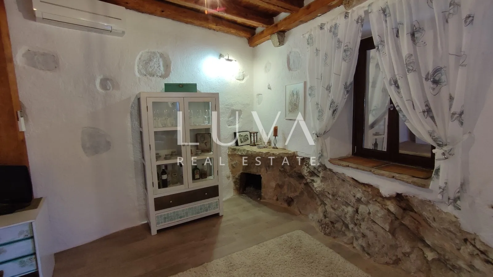 hvar, vrbanj, autentična kamena kuća s bazenom na prodaju - slika 10