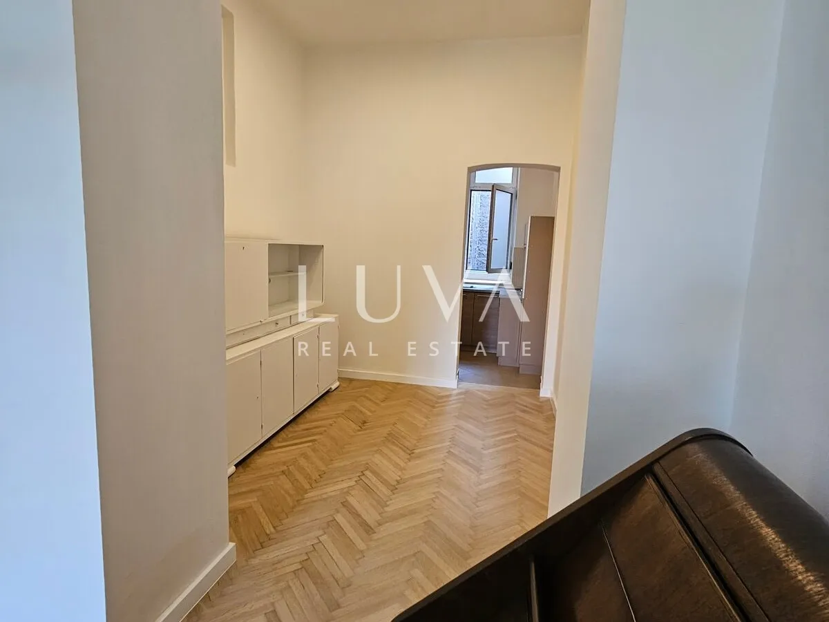centar, svačićev trg, stan 101m2 za poslovni najam - slika 6