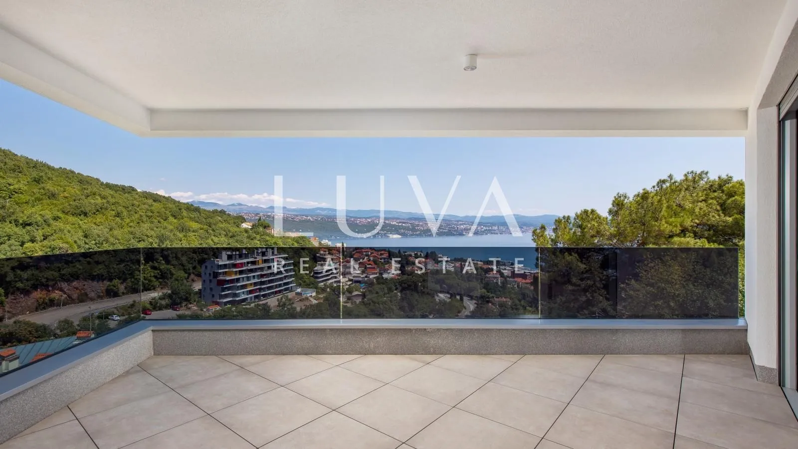 Opatija, luksuzna novogradnja s pogledom na more, stan NKP 246,82 m2