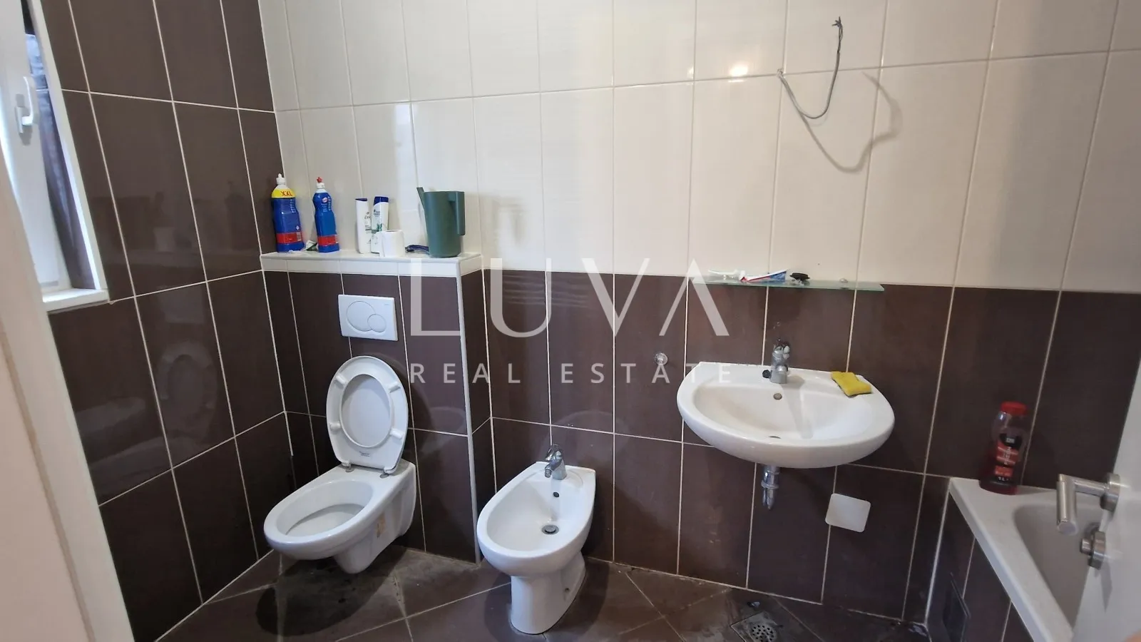 zagreb, gornje vrapče, kuća na 4 etaže s bazenom, 490 m2 - slika 9