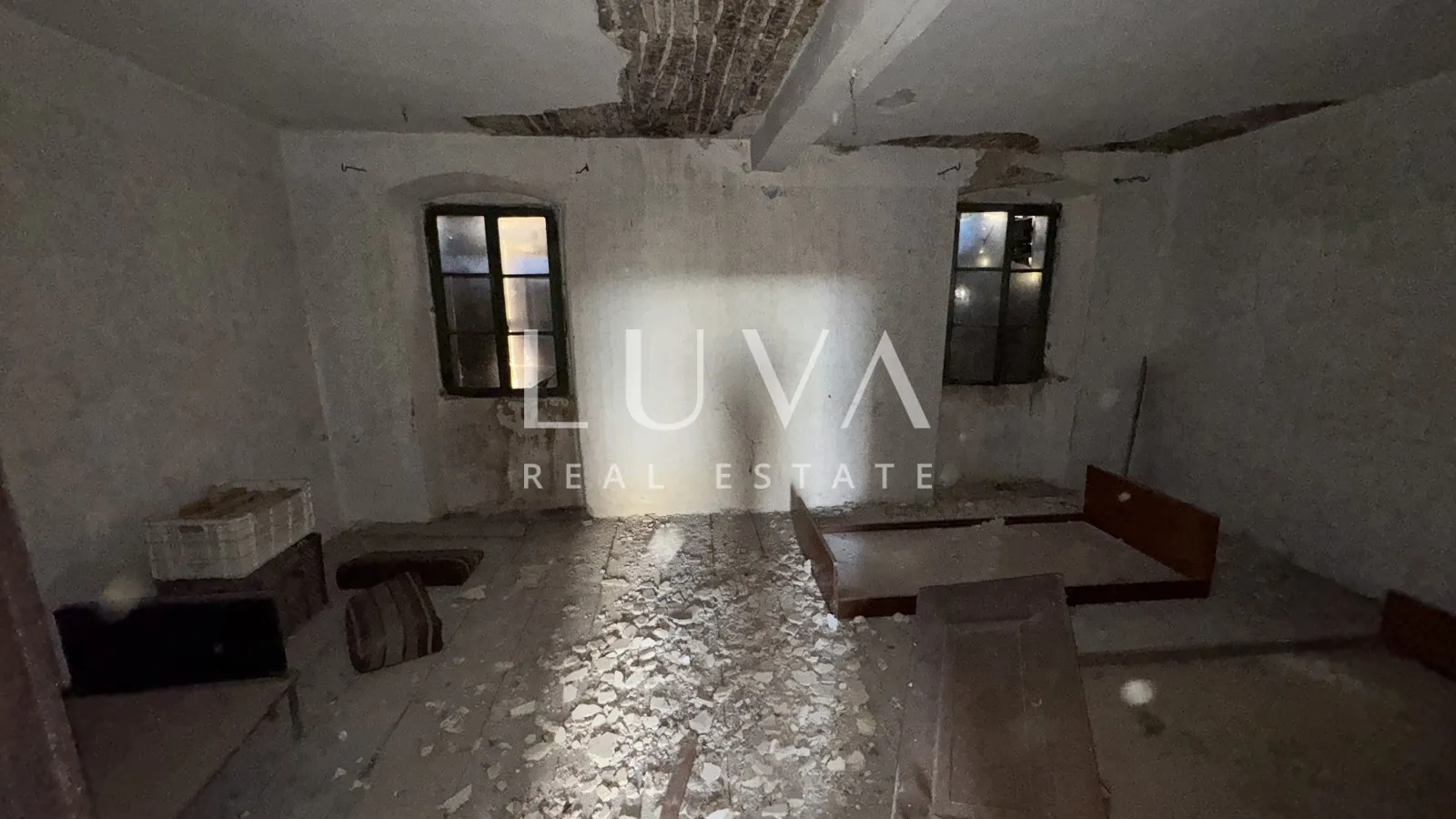 istra, motovun, kuća za renovaciju s dvorištem, 195 m2 - slika 7