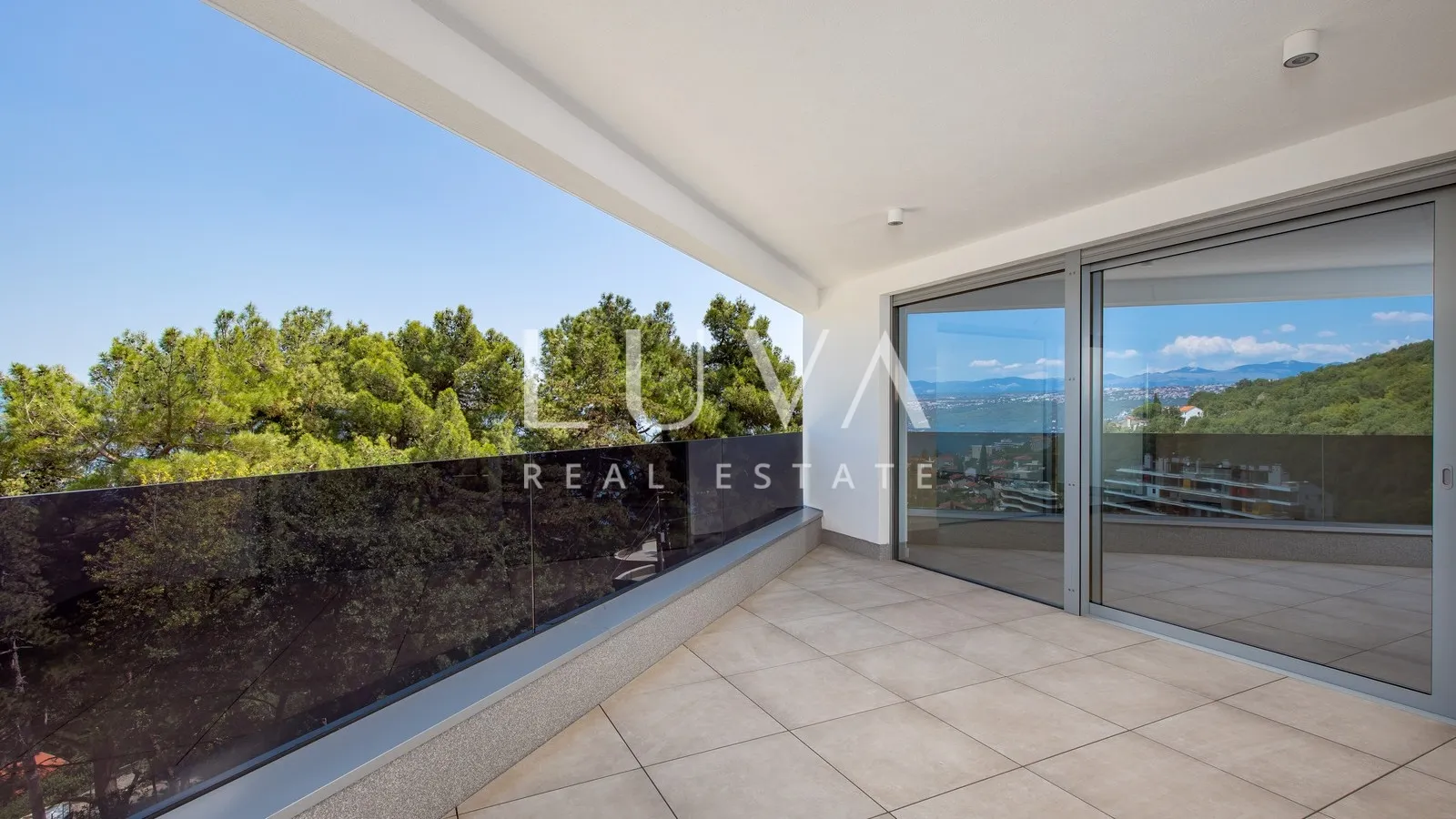 opatija, luksuzna novogradnja s pogledom na more, stan nkp 246,82 m2 - slika 17