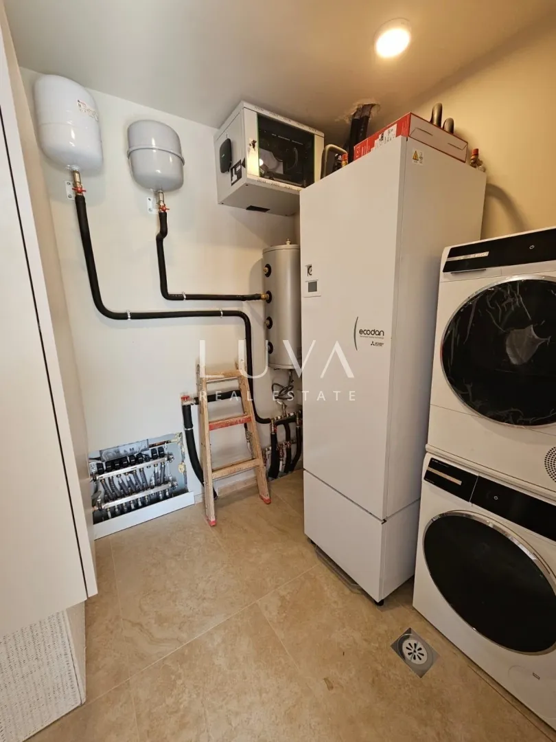 poreč, vabriga, kuća s bazenom 206 m2 na prodaju - slika 12