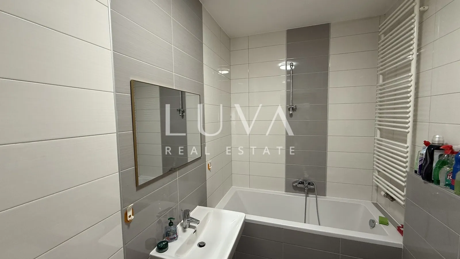 zagreb, petrova, prostrani 4s stan s 2 gpm, 120 m² - slika 9