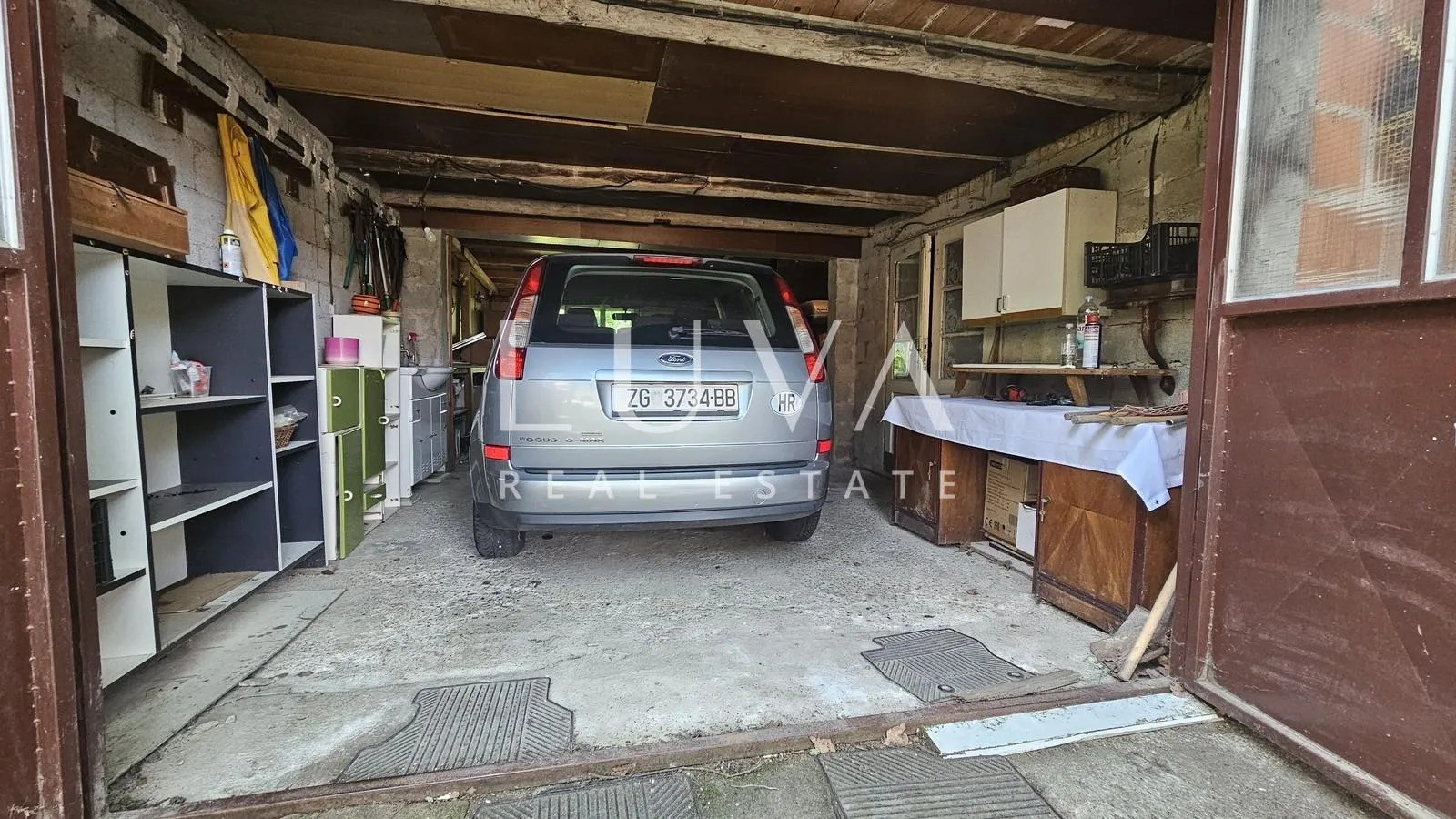 lekenik, pešćenica, prostrana obiteljska kuća na prodaju - slika 26