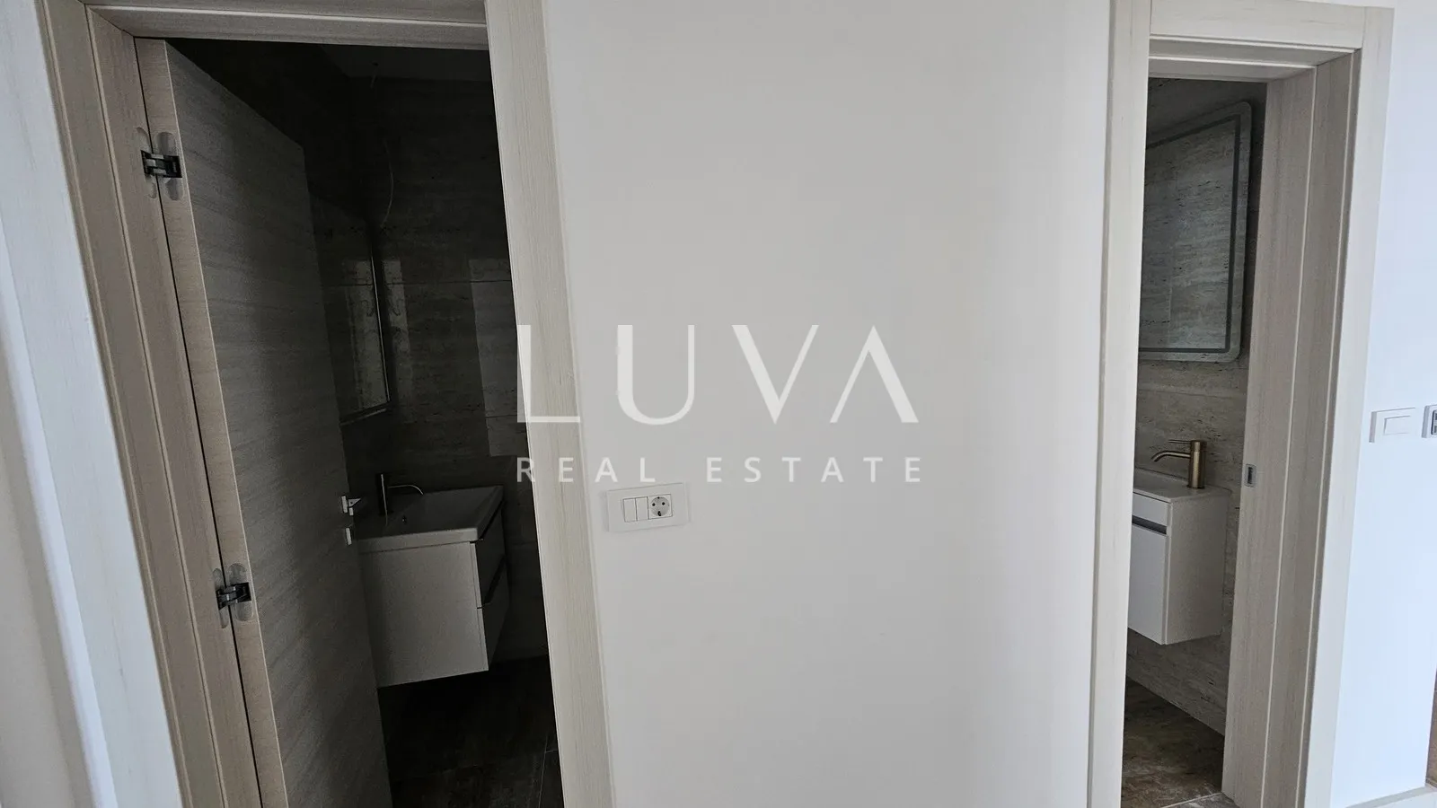 omiš, jesenice, penthouse s 134 m2 krovne terase sa pogledom na more - slika 15