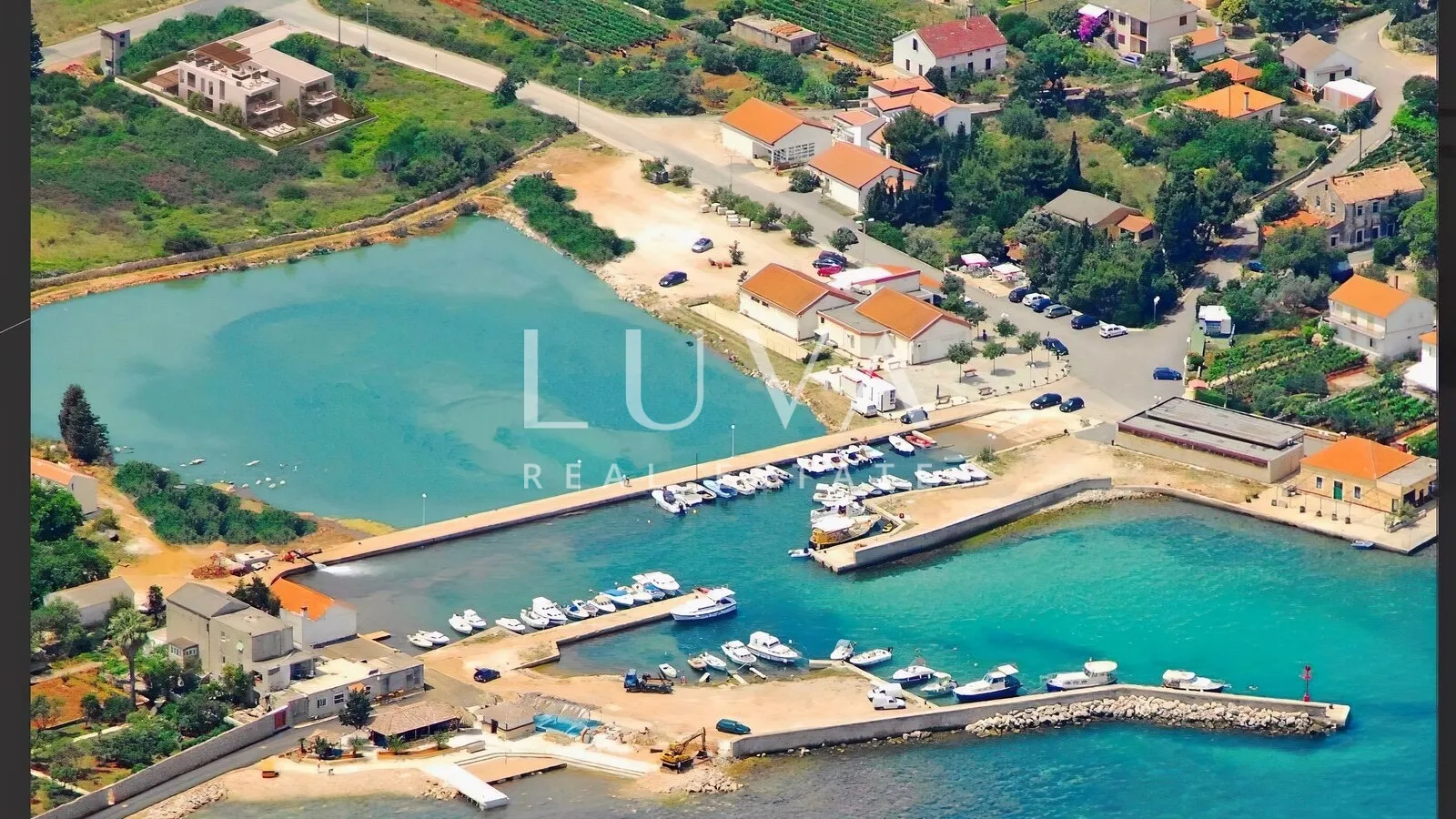 ugljan, luksuzni penthouse s jacuzijem, prvi red do mora nkp 109,49 m2 - slika 8