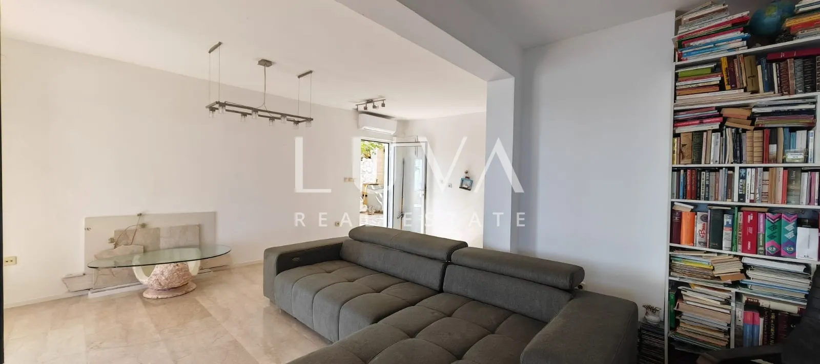 korčula, prižba, prodaja atraktivnog apartmana prvi red do mora - slika 15
