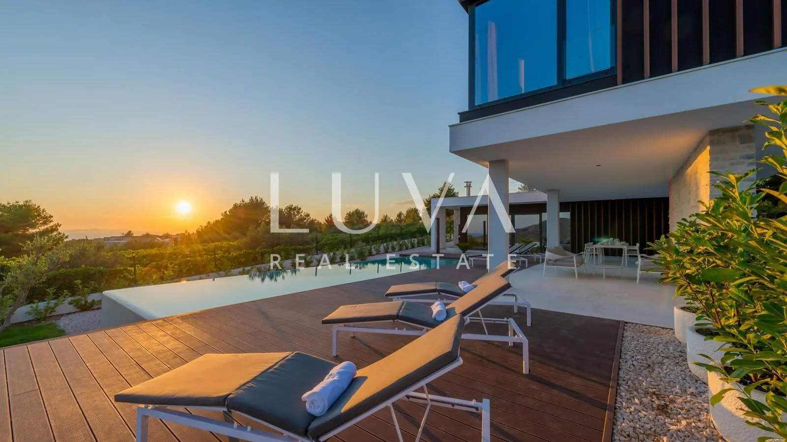 primošten, luksuzna vila s predivnim panoramskim pogledom na more - slika 13