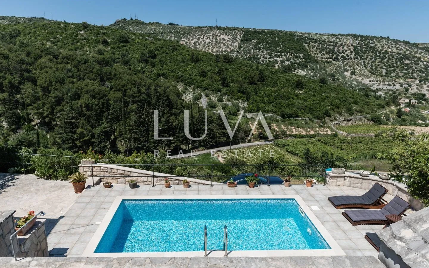 dol, brač, kamena kuća s pogledom na more na prodaju - slika 2