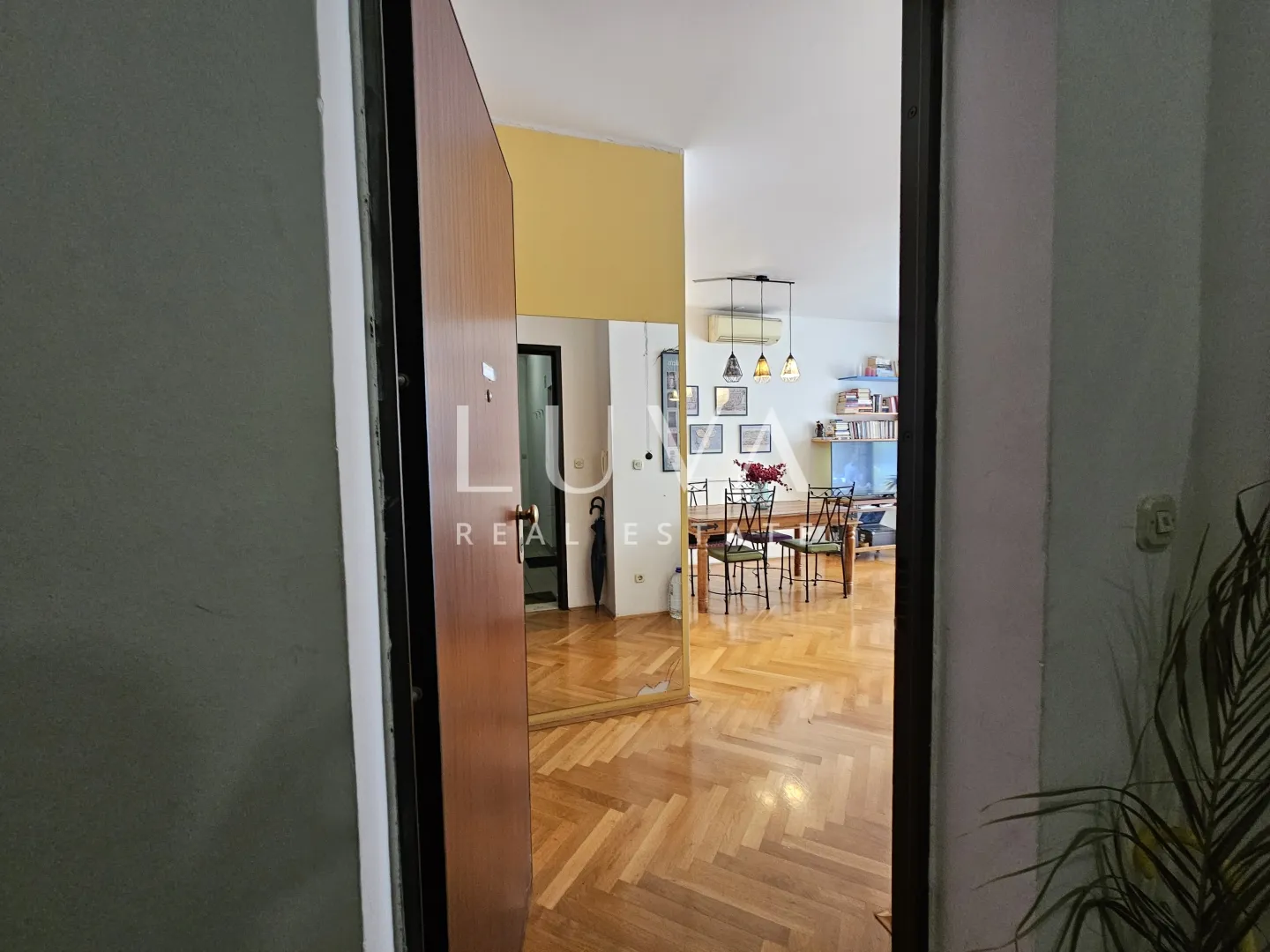 žnjan, prostran 3s stan 81m2, terasa i garaža na prodaju - slika 5